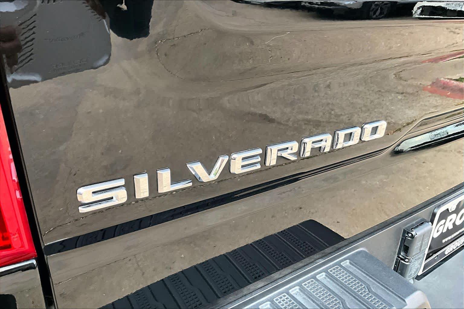 Used 2025 Black Chevrolet RST image 31