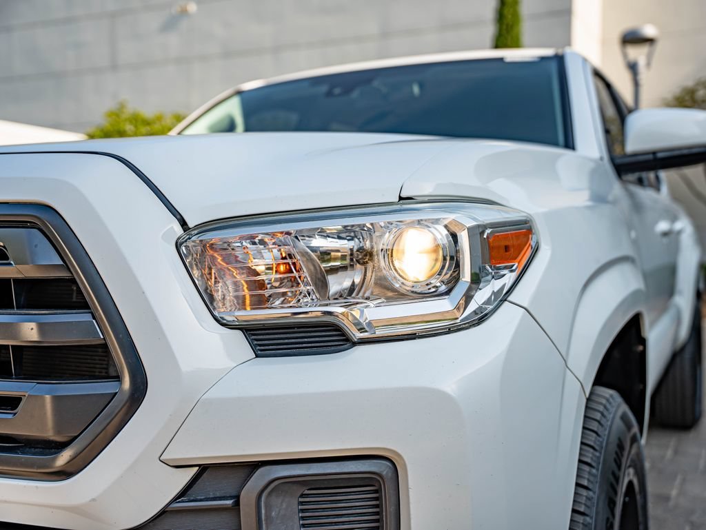 Used 2018 Super White Toyota SR image 13