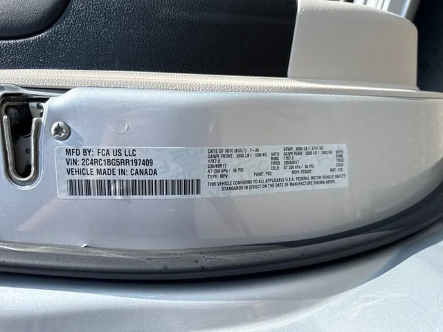 Used 2024 Silver Mist Clearcoat Chrysler Touring L image 17