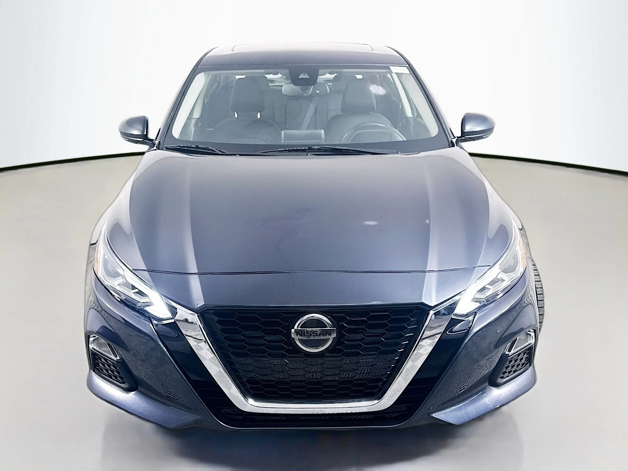 Used 2020 Storm Blue Metallic Nissan 2.5 SV image 2