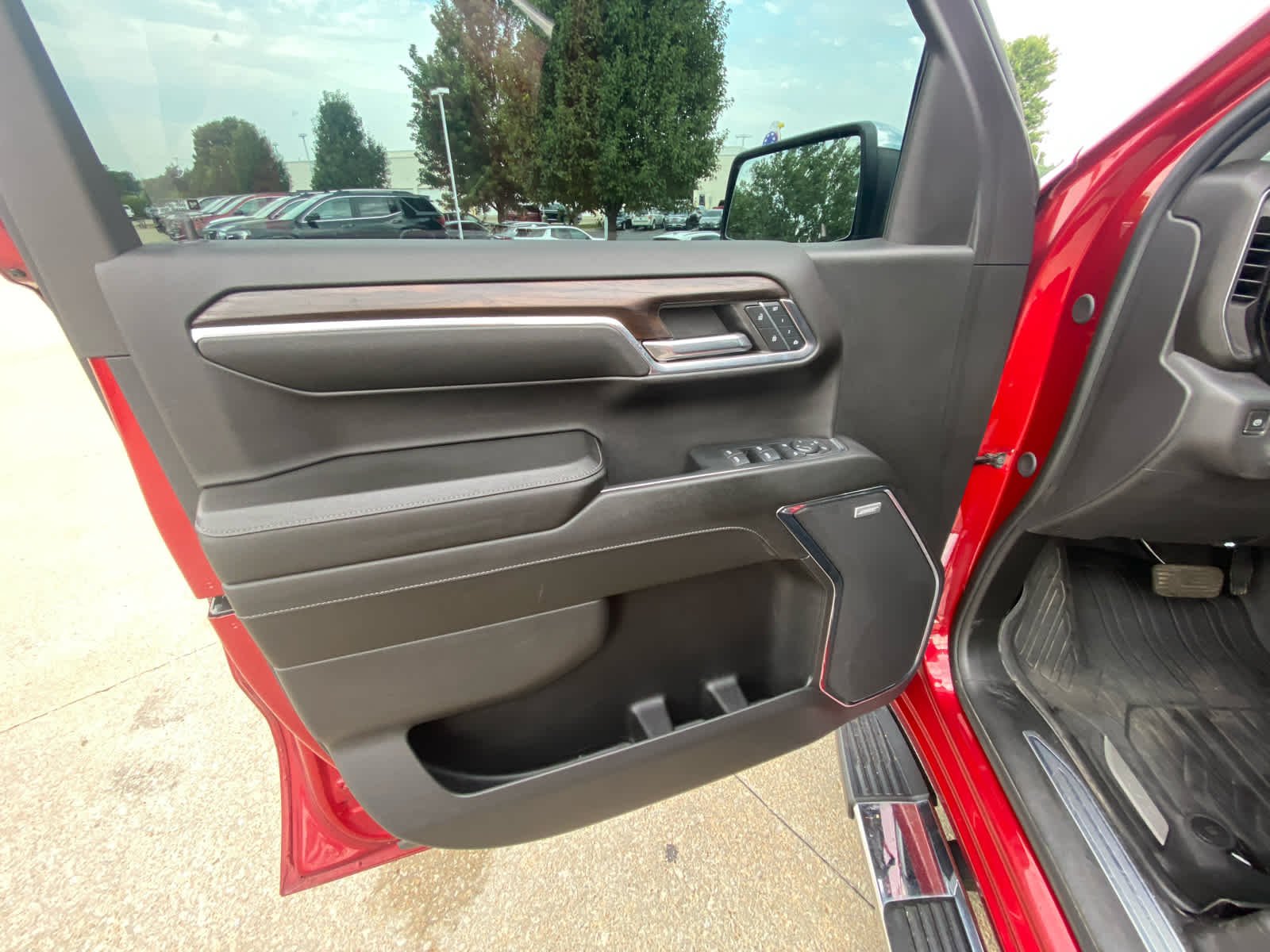 Used 2024 Volcanic Red Tintcoat GMC SLT image 6