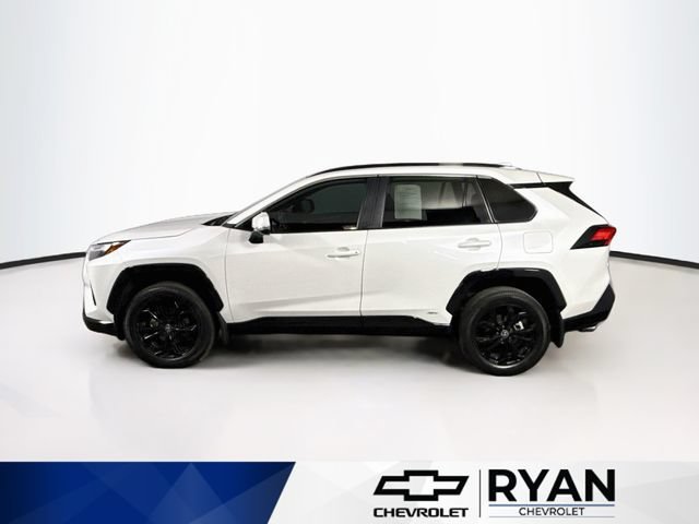 Used 2024  Toyota Hybrid SE image 4