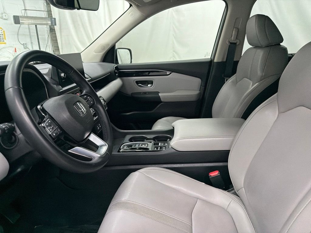 Used 2024 Silver Honda EX-L image 14