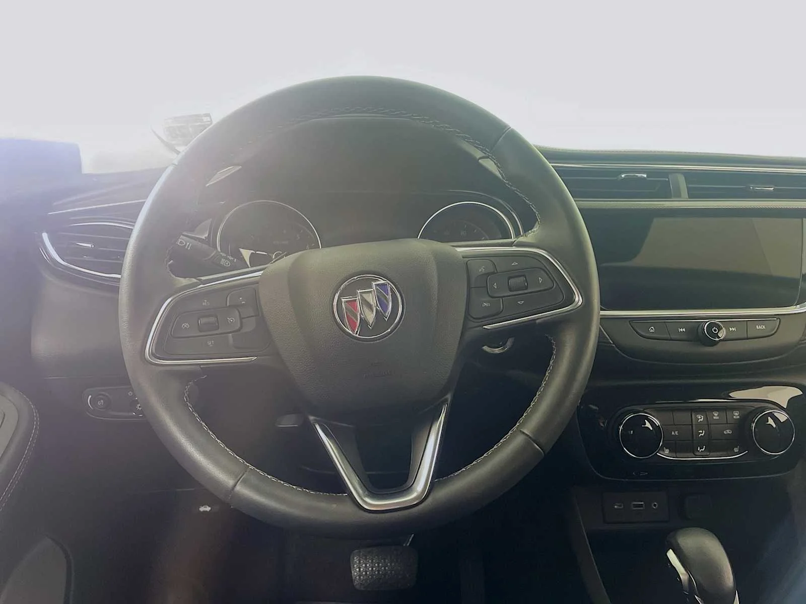 Used 2023 Sapphire Metallic Buick Preferred image 9