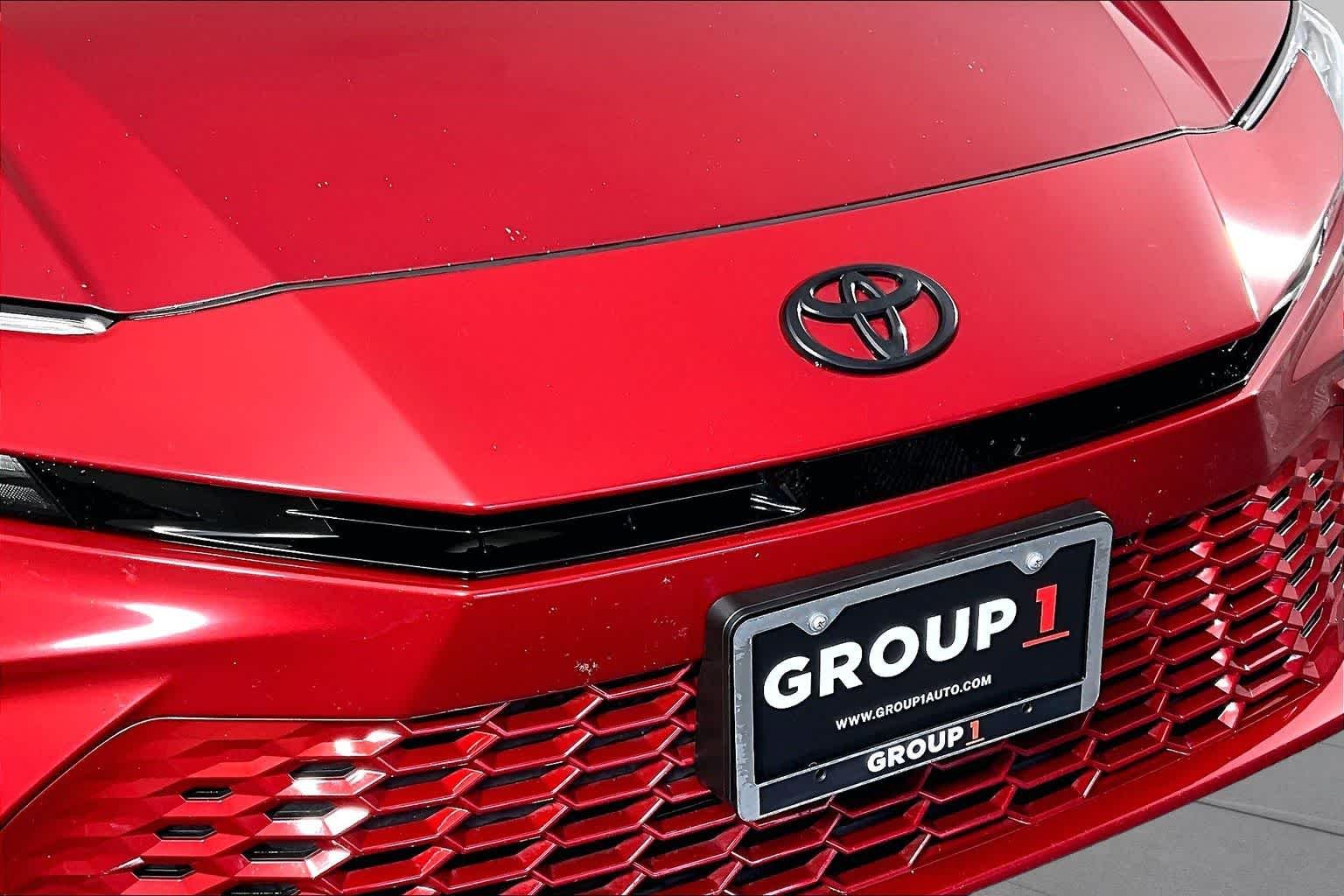 Used 2025 Supersonic Red/Midnight Black Metallic Toyota XSE image 28