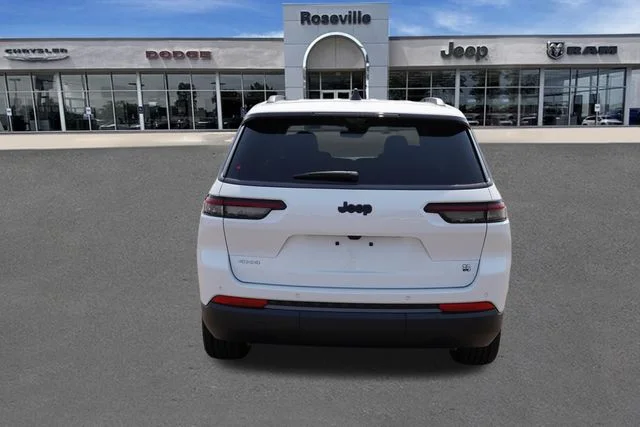 New 2026 Bright White Clear-Coat Exterior Paint Jeep Limited image 4