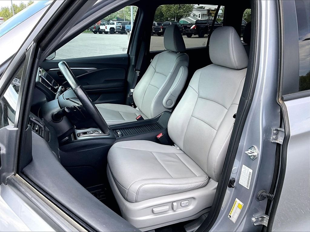 Used 2023 Gray Honda EX-L image 10