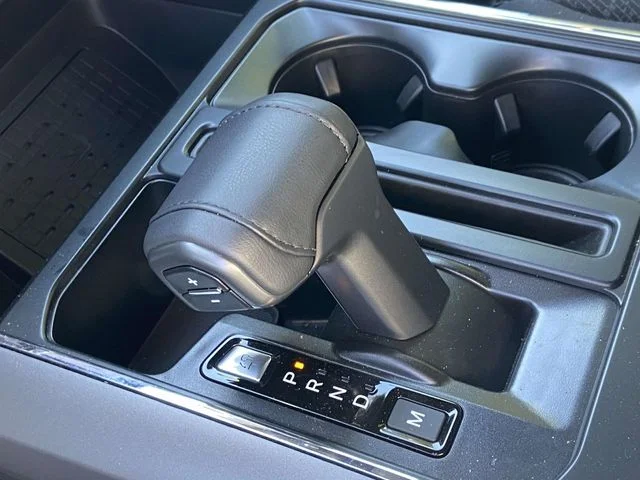 New 2025 Agate Black Metallic Ford XLT image 19