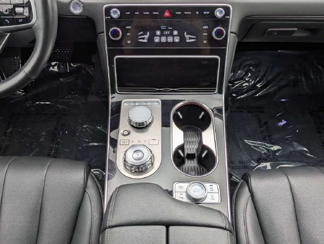Certified Used 2025 Black Genesis 2.5T image 19