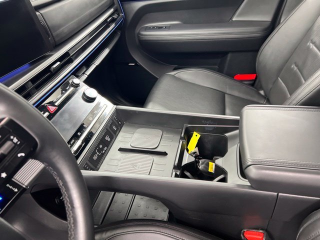 Used 2025 Silver Hyundai Calligraphy image 17
