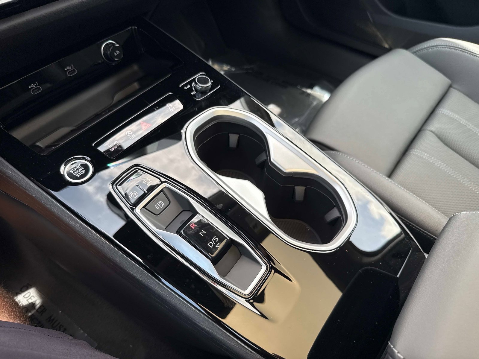New 2026 Daytona Gray Pearl Effect Audi Prestige image 25