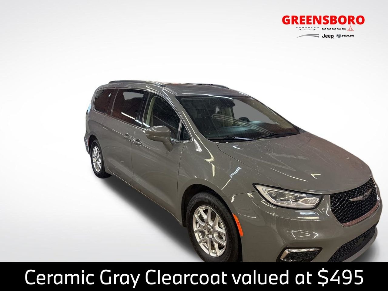 2022 Chrysler Pacifica Touring L's photo