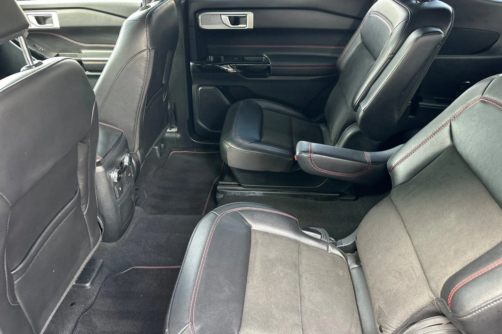 Used 2023 Gray Metallic Ford ST-Line image 12