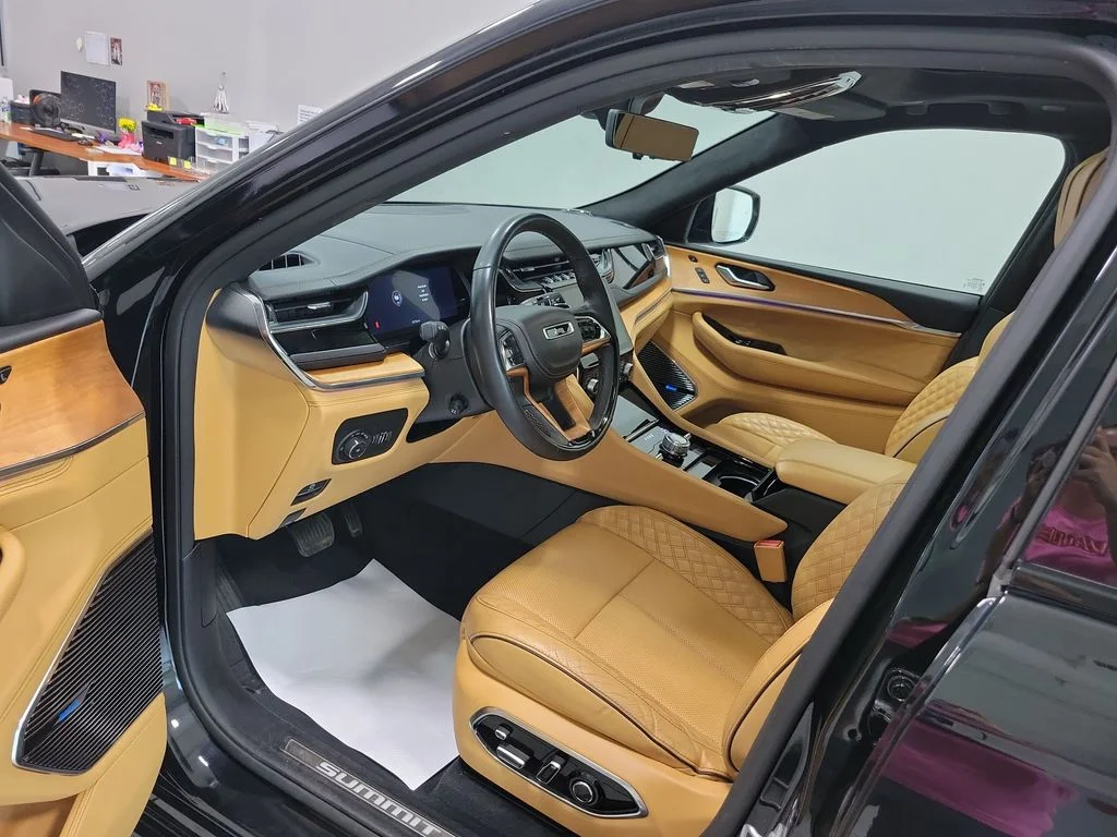 Used 2023 Black Jeep Summit Reserve image 30