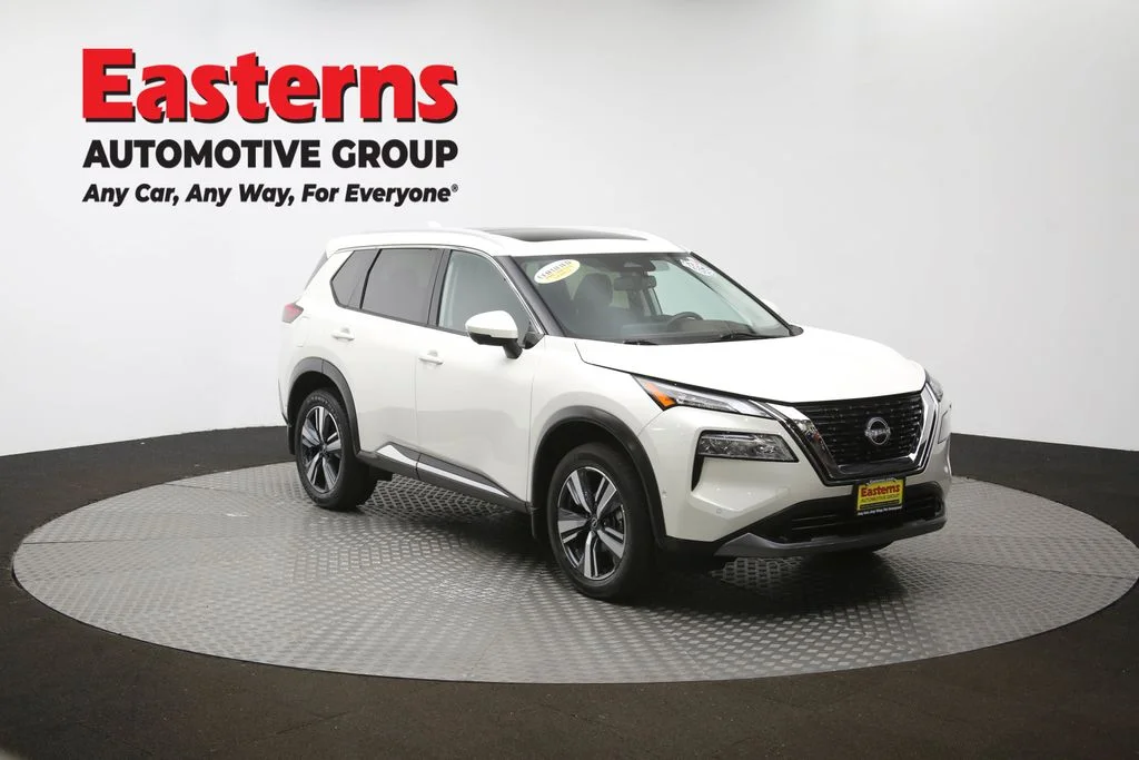 Used 2023 White Nissan SL image 53