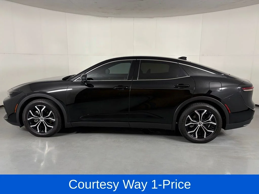 Used 2023 Black Toyota XLE image 6
