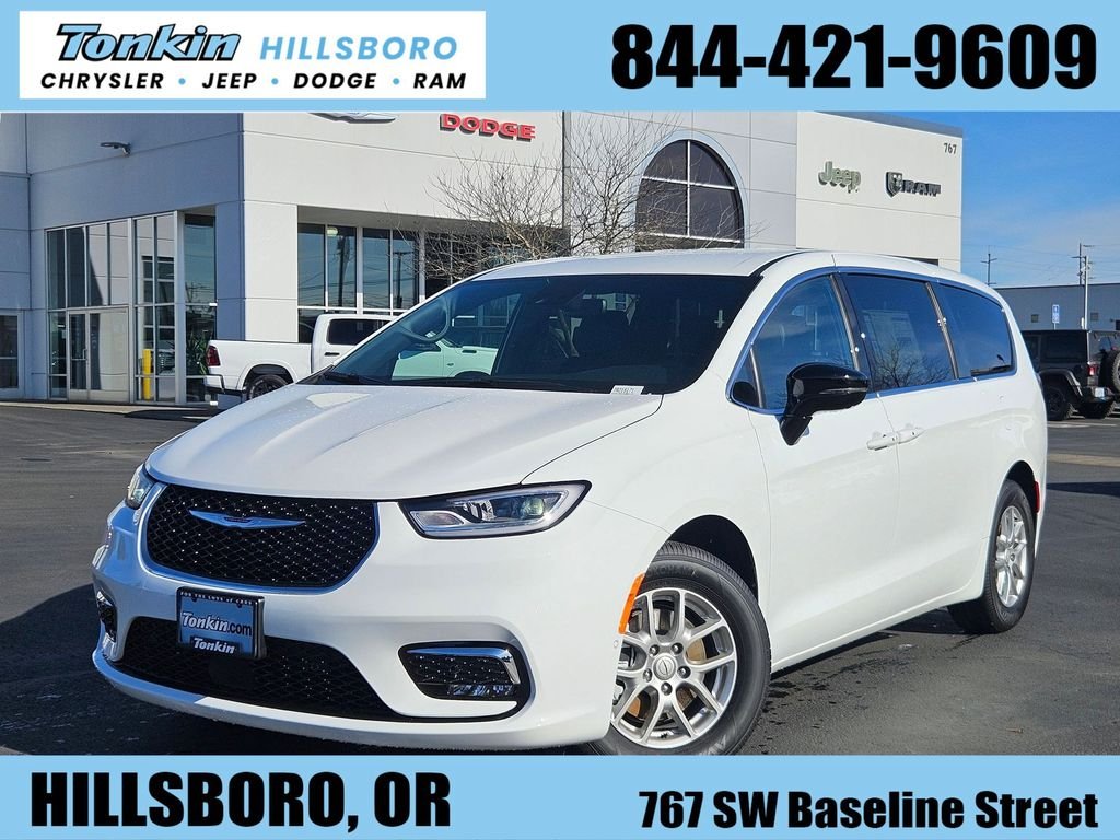 2026 Chrysler Pacifica Select's photo