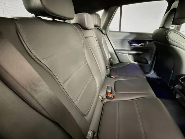 Used 2025 White Mercedes-Benz GLC 300 image 26