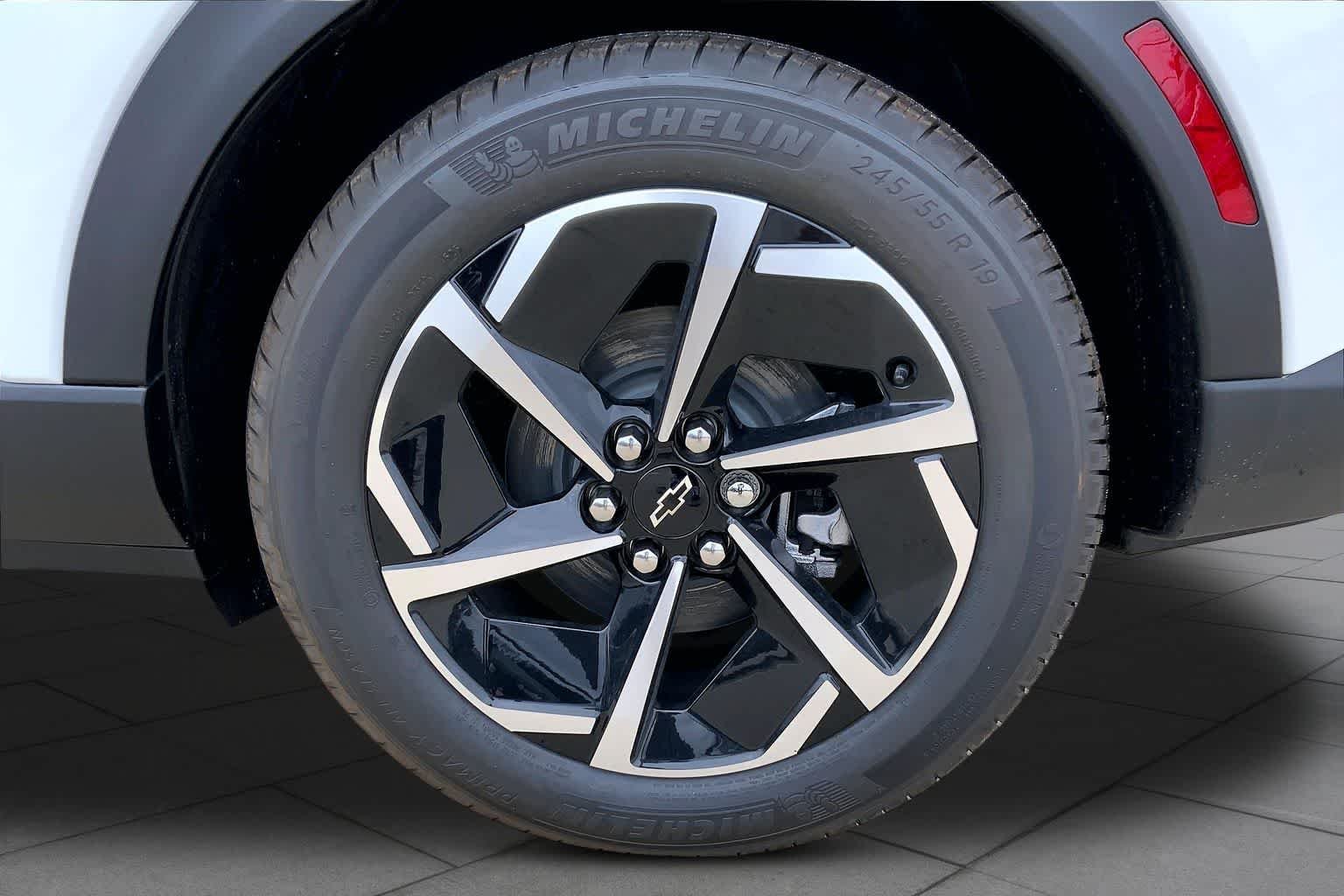 New 2026 Summit White Chevrolet LT image 12
