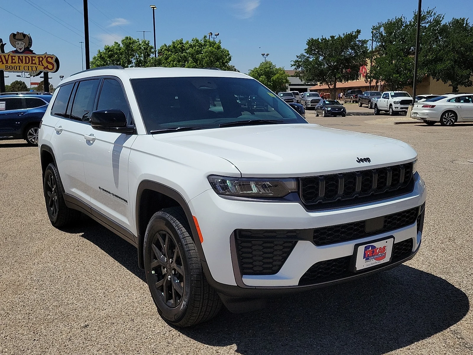 New 2026 PW7 Bright Whit Jeep L LAREDO ALTITUDE 4X4 image 6