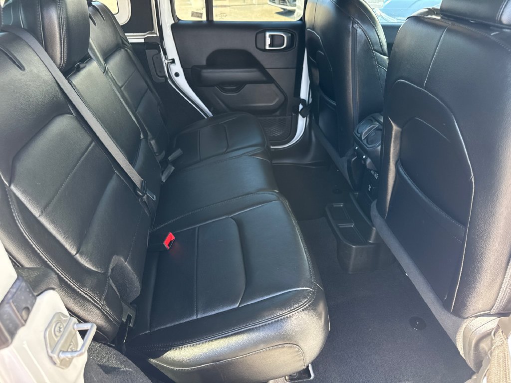 Used 2022 White Jeep Unlimited Sahara Altitude image 17