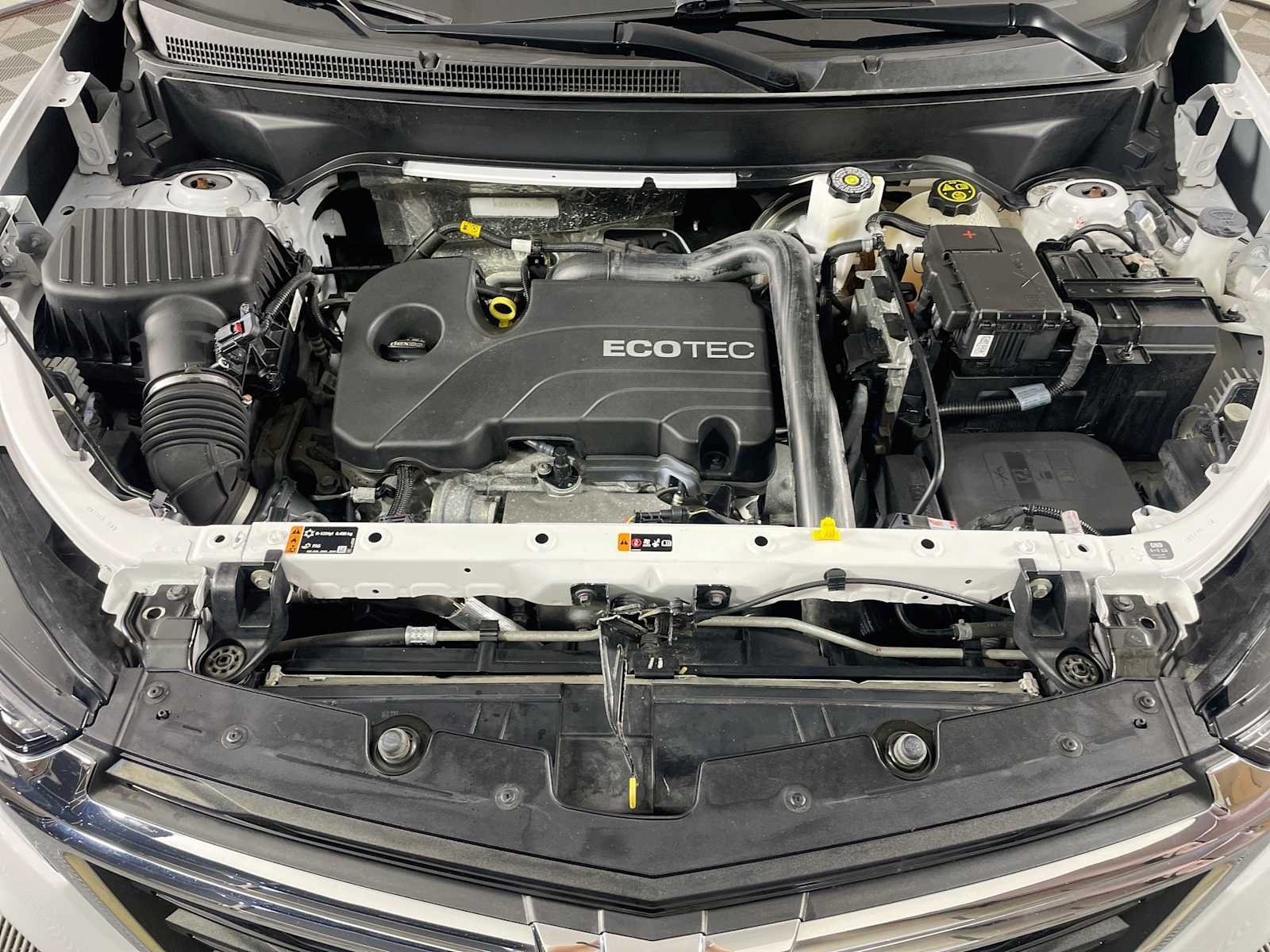 Used 2022 Summit White Chevrolet LT image 26