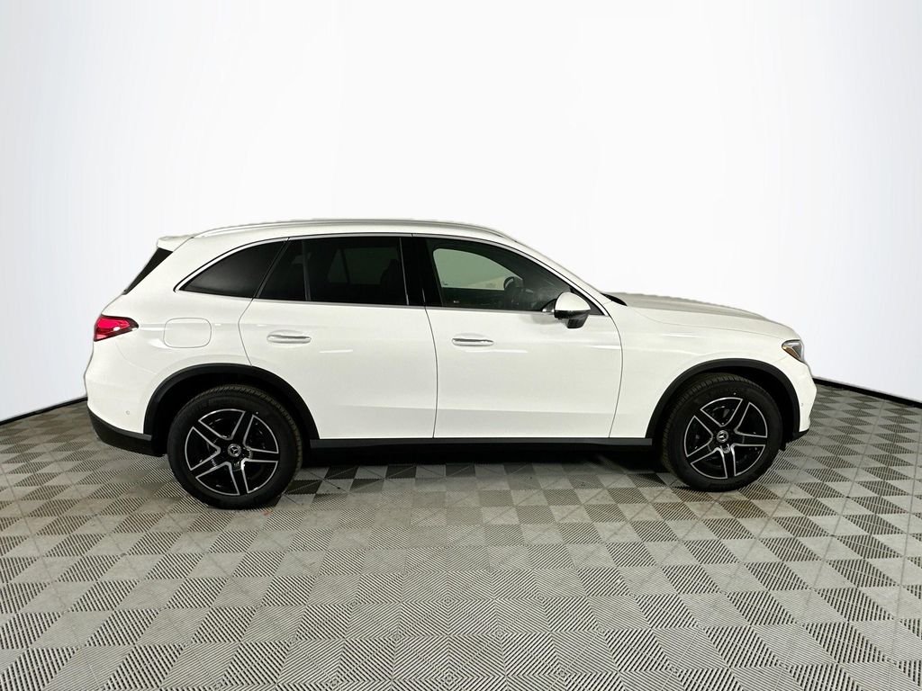 New 2026 Polar White Mercedes-Benz GLC 300 image 8