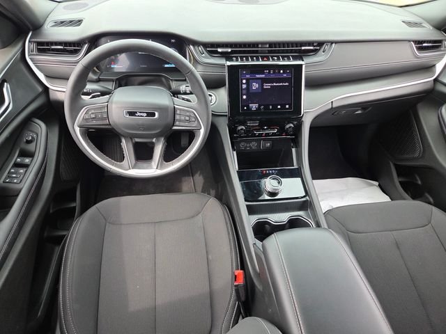 Used 2025 White Jeep Laredo image 8