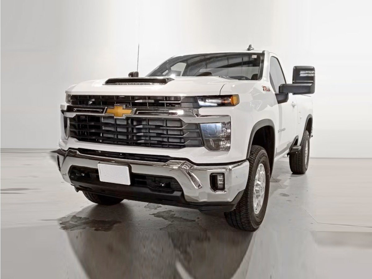New 2026 Summit White Chevrolet WT image 1