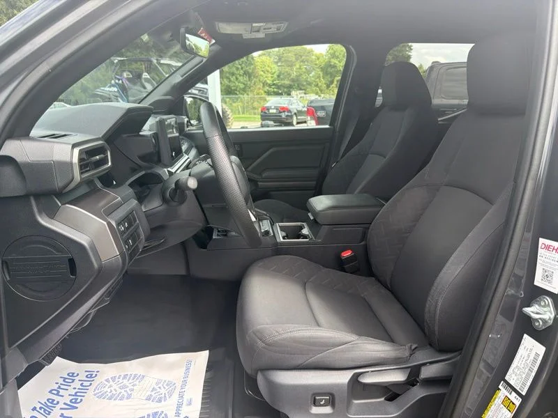Used 2024  Toyota SR5 image 17
