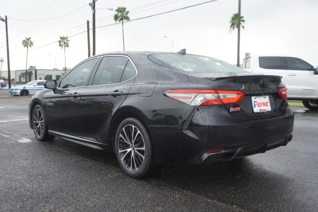 Used 2019  Toyota LE image 10