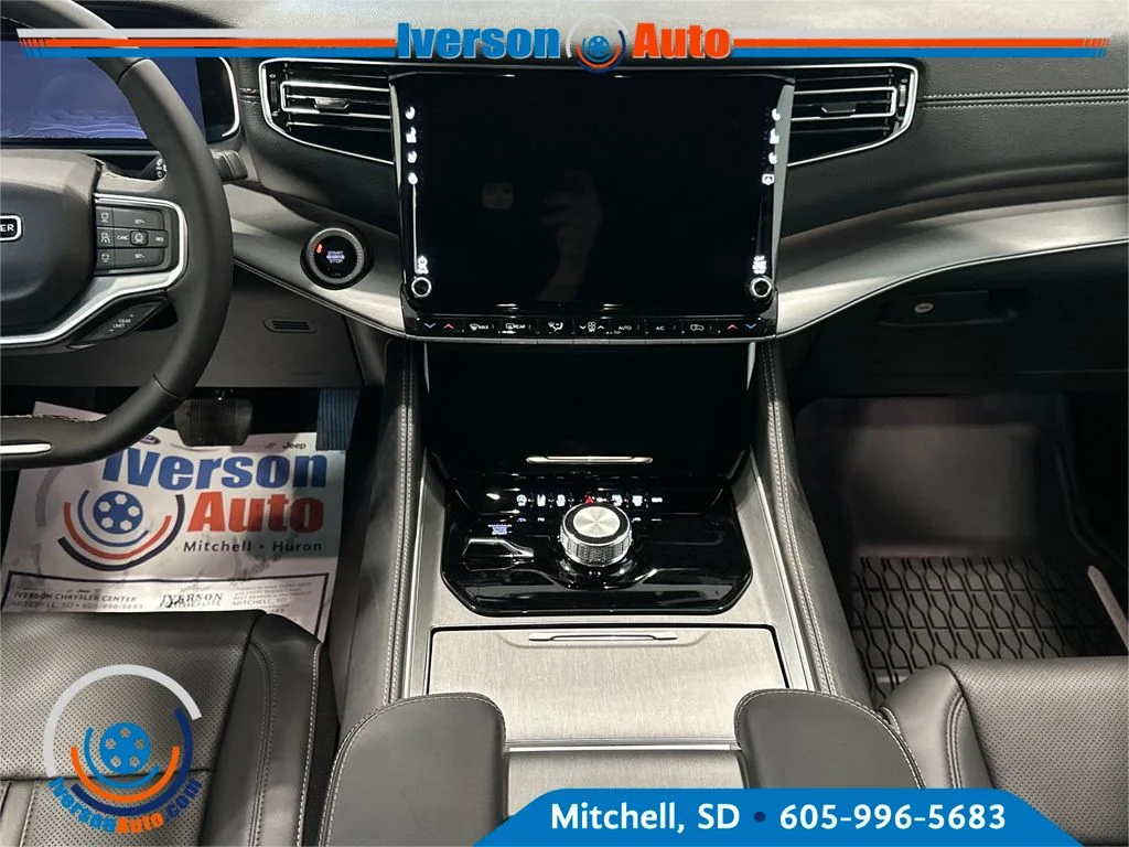 New 2026 High Gloss Black Exterior Paint Jeep Limited Altitude image 28