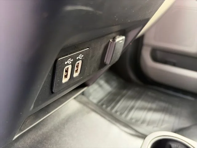 Used 2019 Black Metallic Ford XL image 18