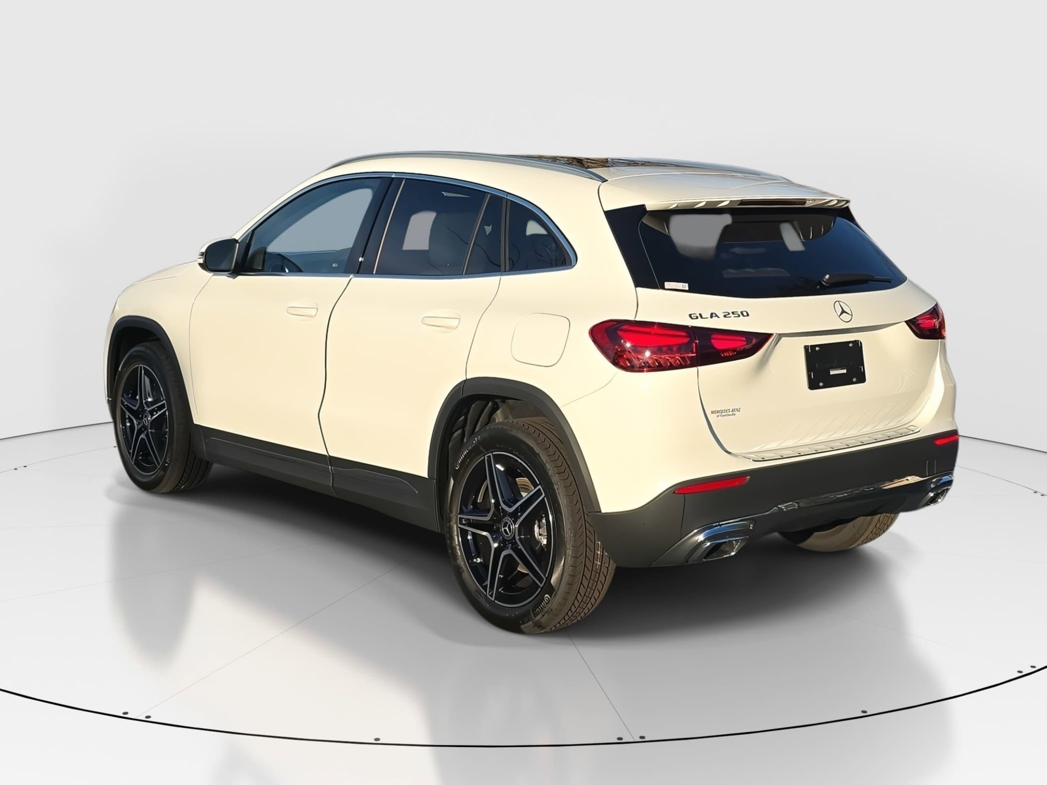 New 2026 Polar White Mercedes-Benz GLA250 image 7