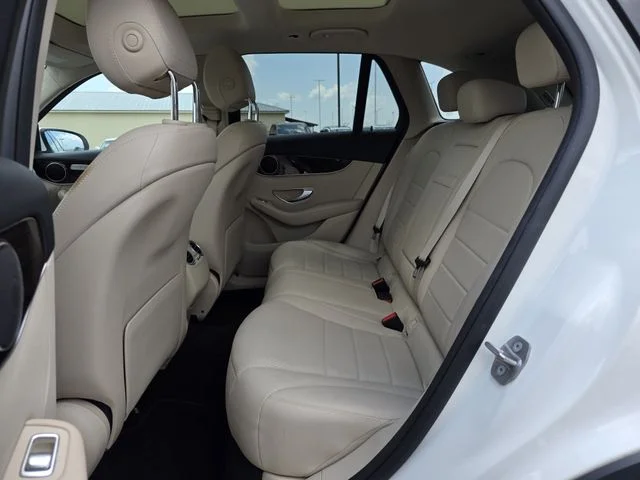 Used 2020 Polar White Mercedes-Benz GLC 300 image 18