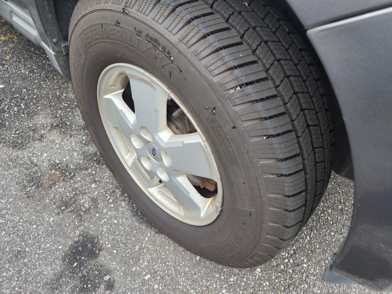 Used 2012 Blue Ford XLT image 4
