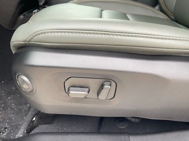 New 2026 Bright White Clearcoat Jeep Mojave X image 14