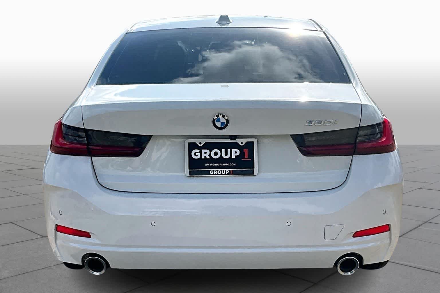 Used 2025 Alpine White BMW 330i image 4