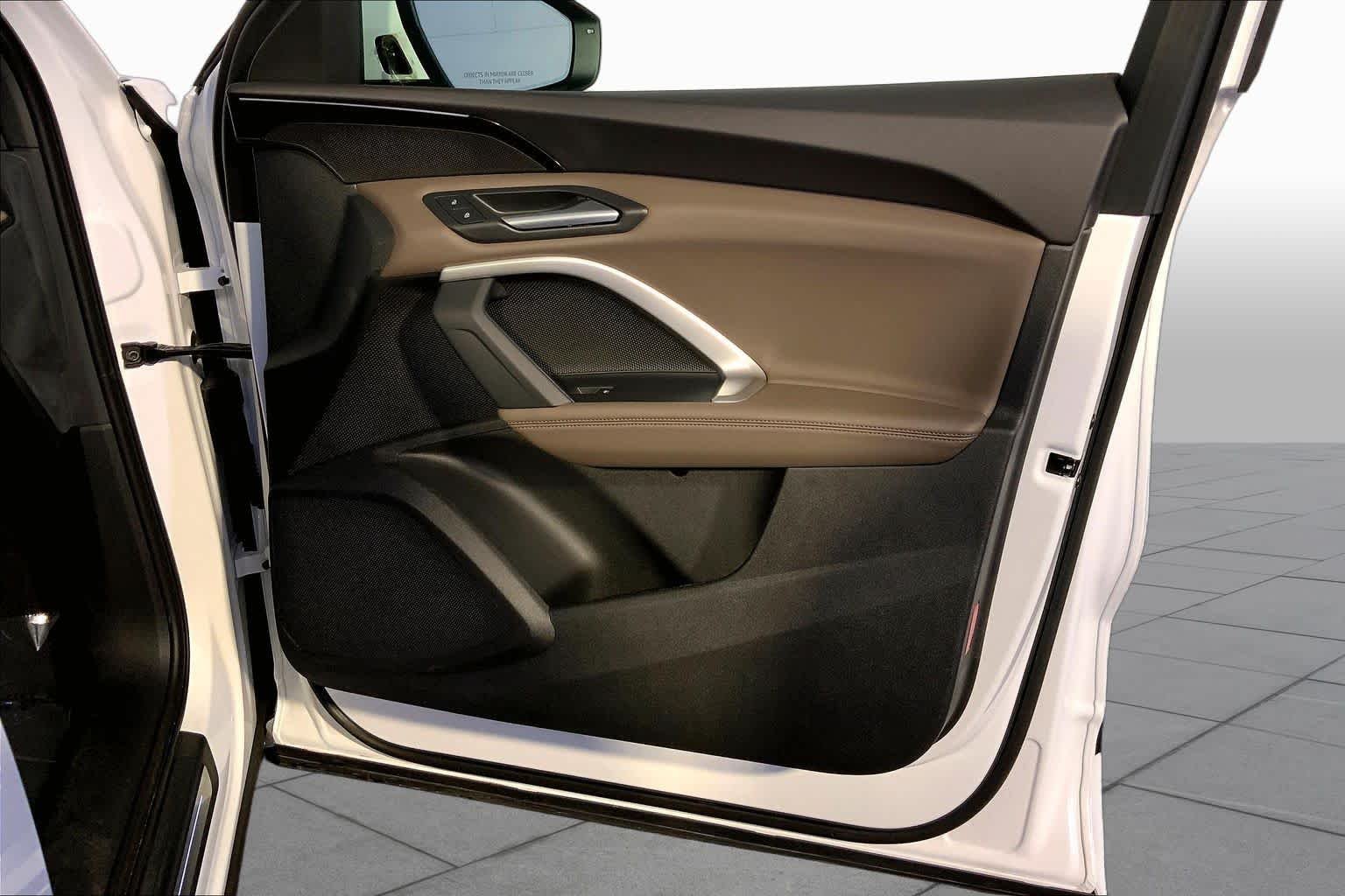 Used 2025 Arkona White Audi Premium image 23