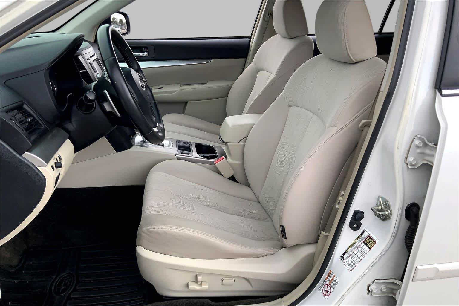 Used 2014 Satin White Pearl Subaru 2.5i Premium image 8