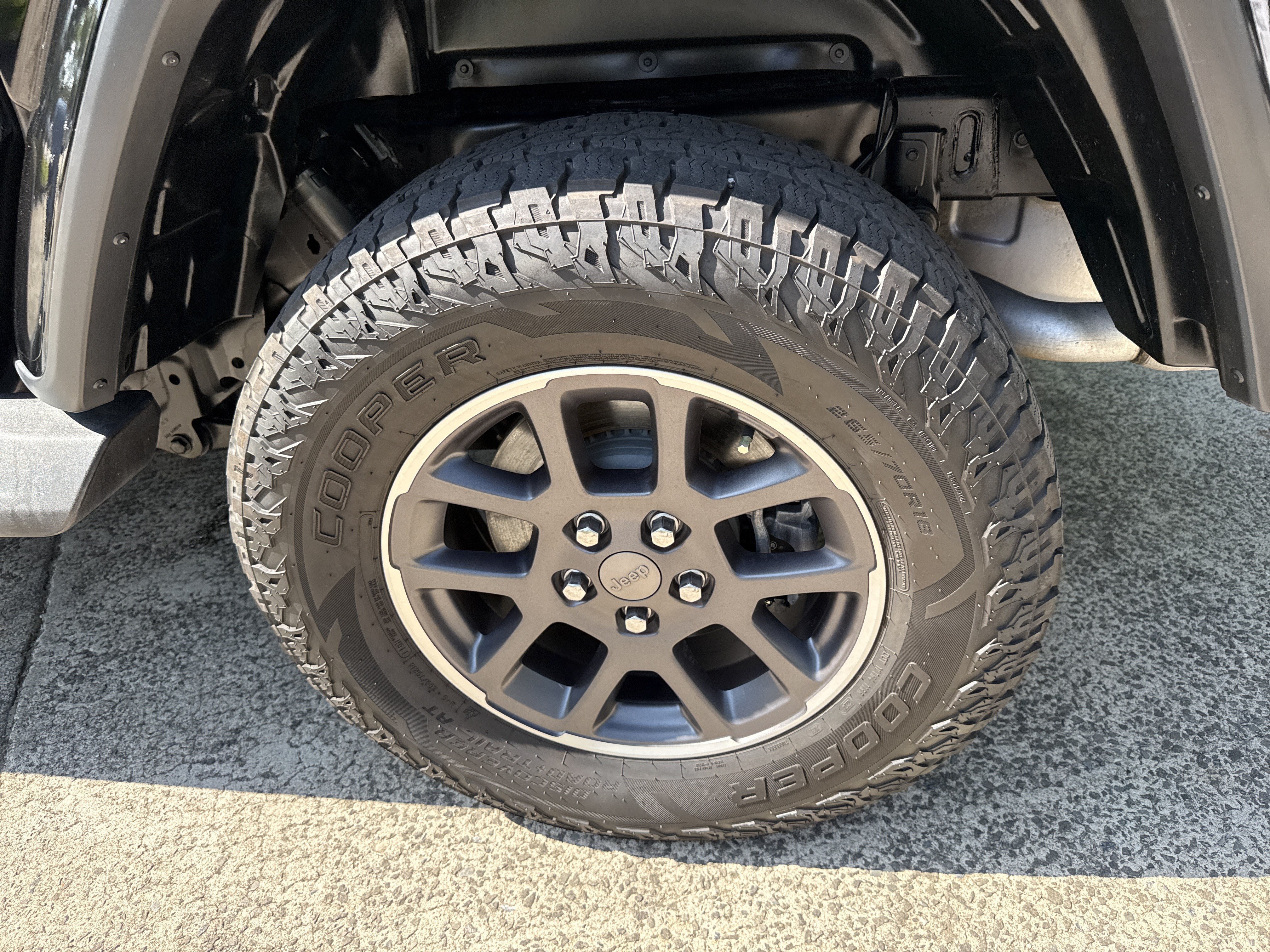 Used 2021 Black Clearcoat Jeep Overland image 20