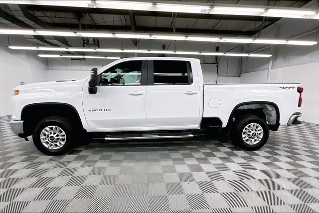 Used 2025 Summit White Chevrolet LT image 14