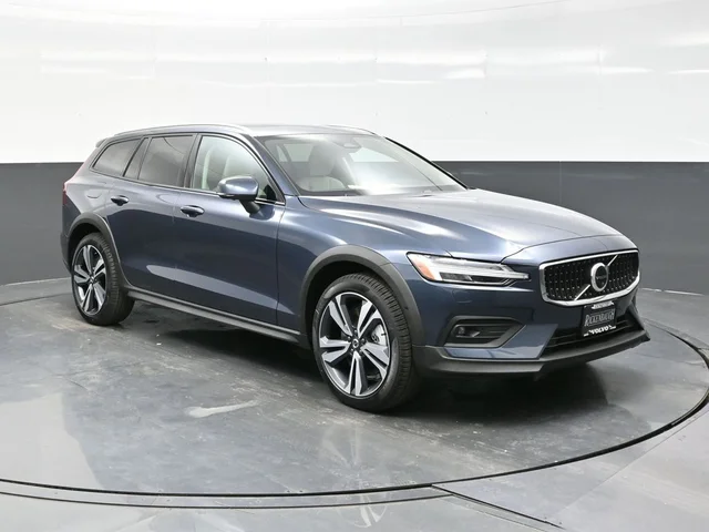2026 Volvo V60 Cross Country