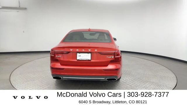 Used 2019 Red Volvo T6 Inscription image 3