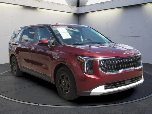 Used 2025 Red Kia LXS image 2