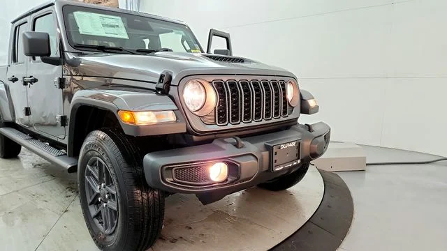 New 2026 Granite Crystal Metallic Clearcoat Jeep Sport S image 14