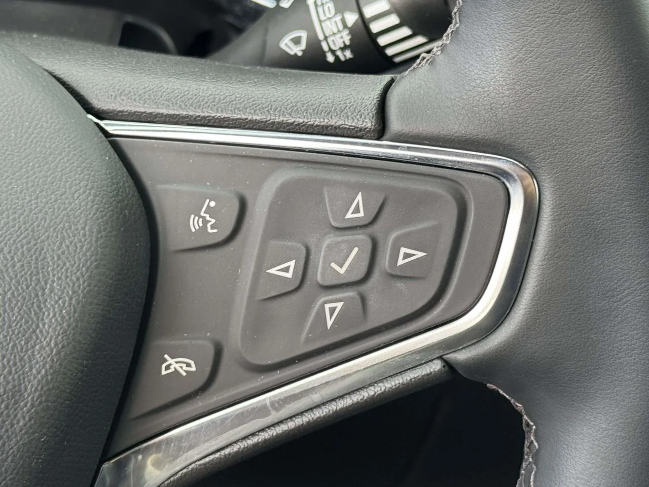 Used 2024 Mosaic Black Metallic Chevrolet FWD LT image 24