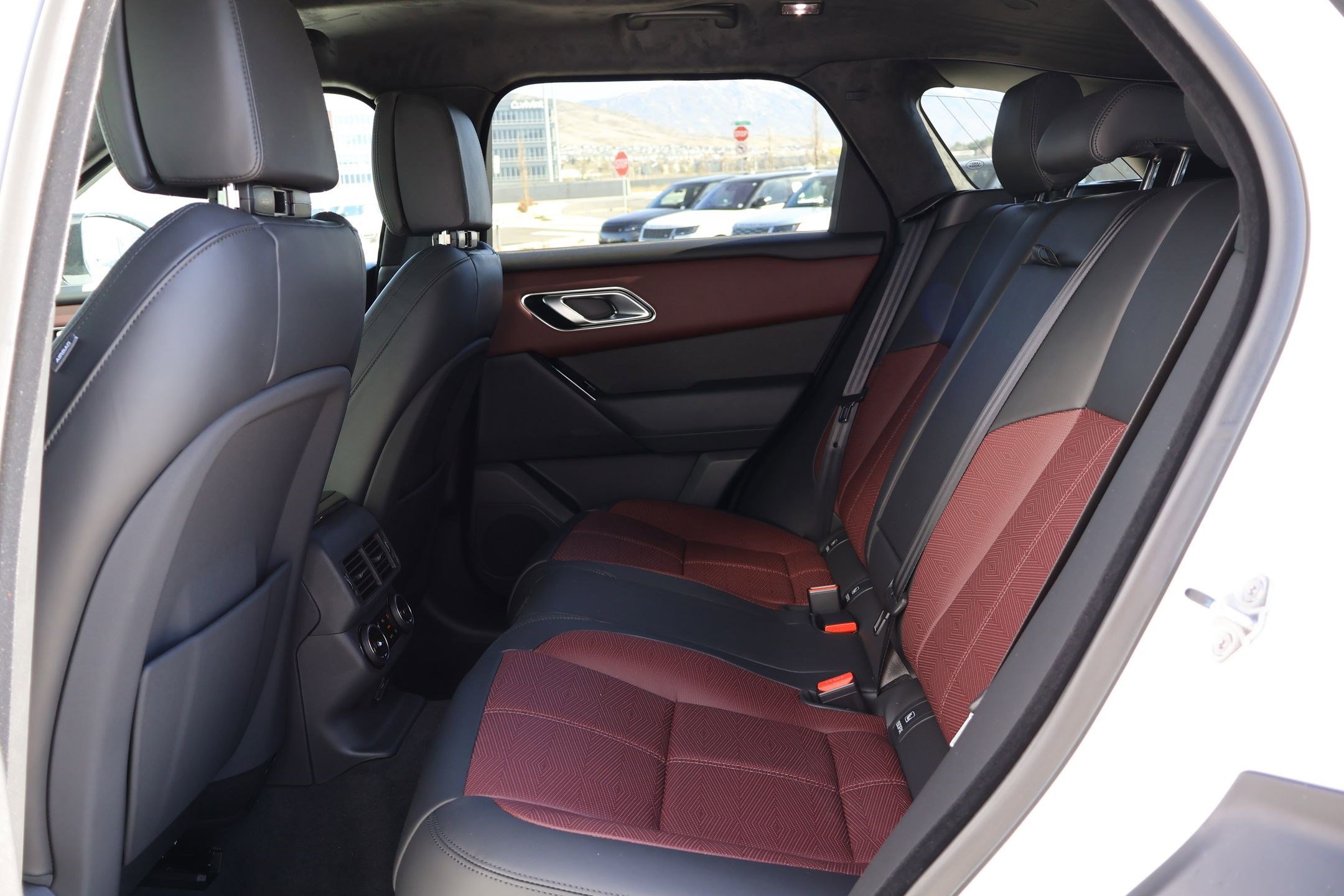 2026 Land Rover Range Rover Velar Autobiography - Photo 16