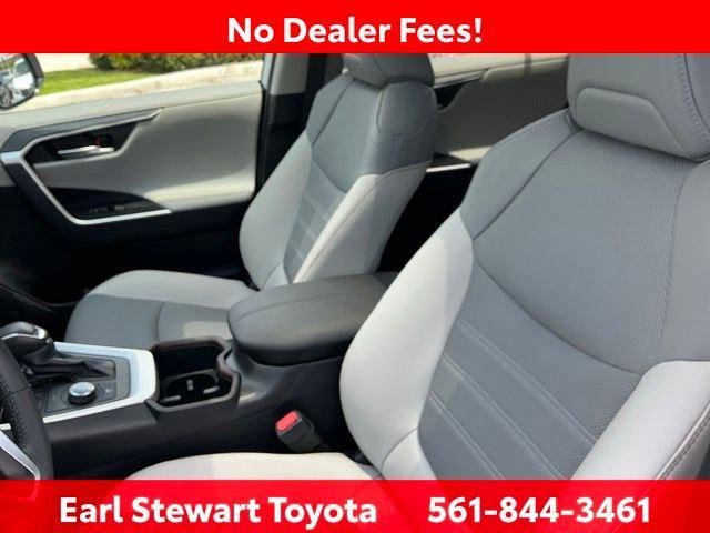 Certified Used 2024 WIND CHILL PEARL Toyota  image 24