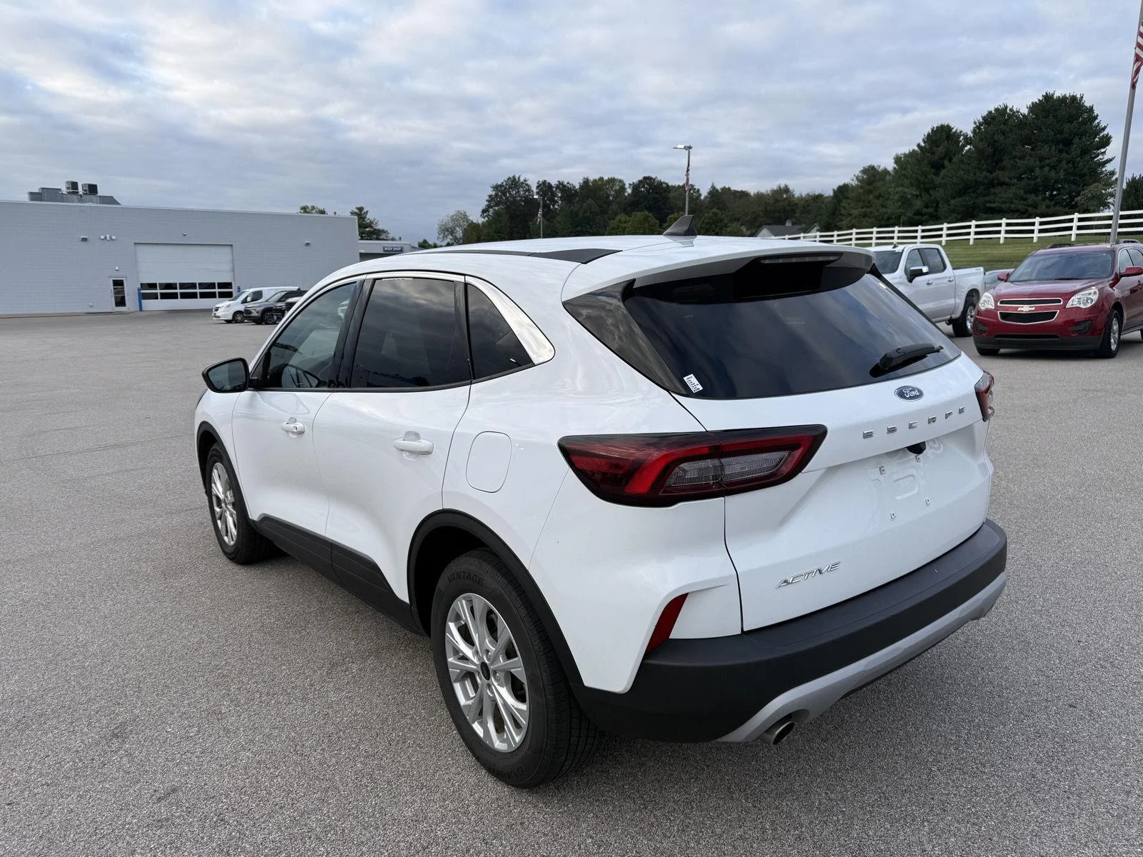 Used 2024 Oxford White Ford Active image 6